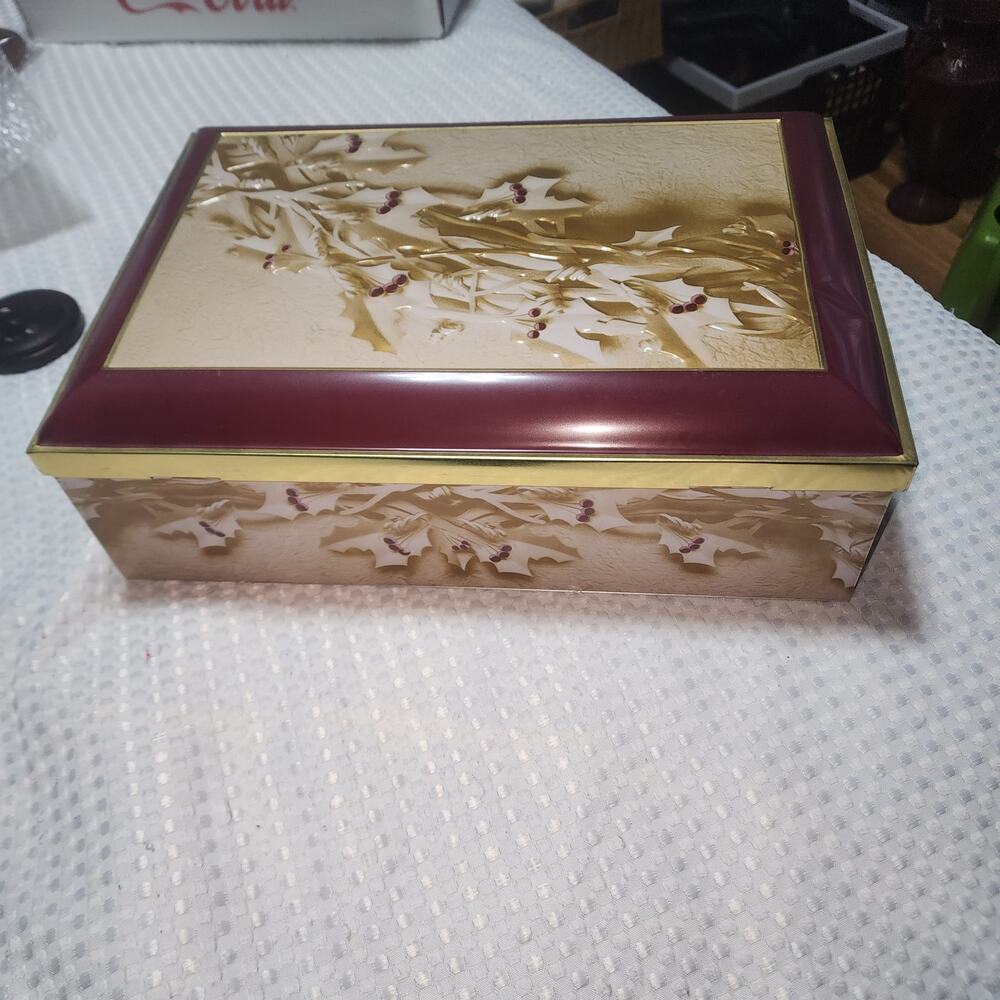 VINTAGE HENRY LAMBERTZ 2001 METAL TIN TREASURE CHEST COOKIE TIN HINGED LID